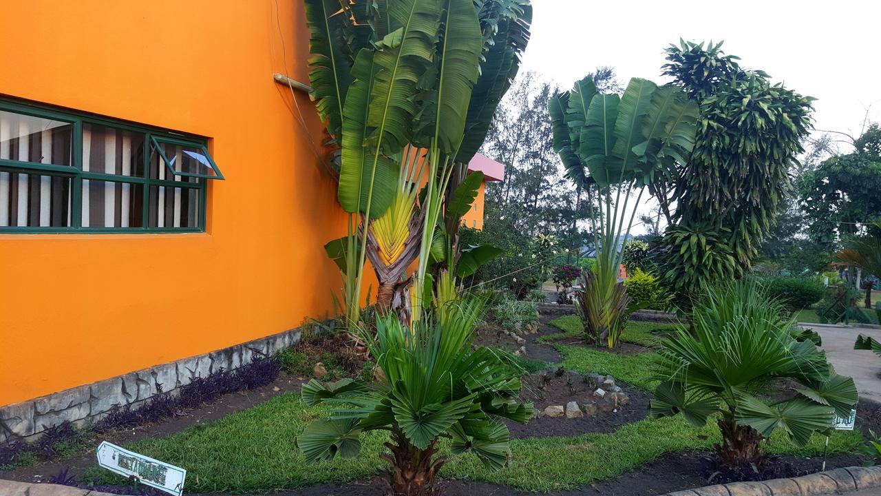 Milpark Hotel Cafumpe Buitenkant foto