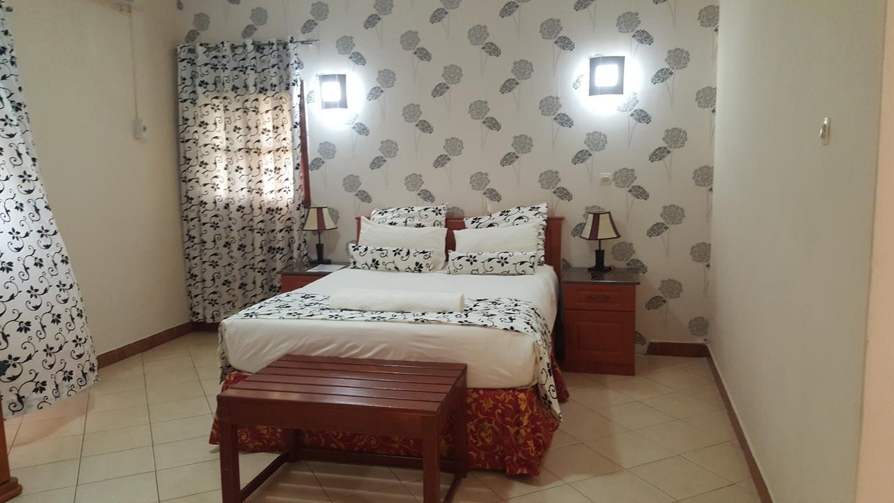 Milpark Hotel Cafumpe Buitenkant foto