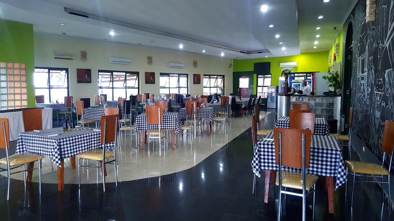 Milpark Hotel Cafumpe Buitenkant foto