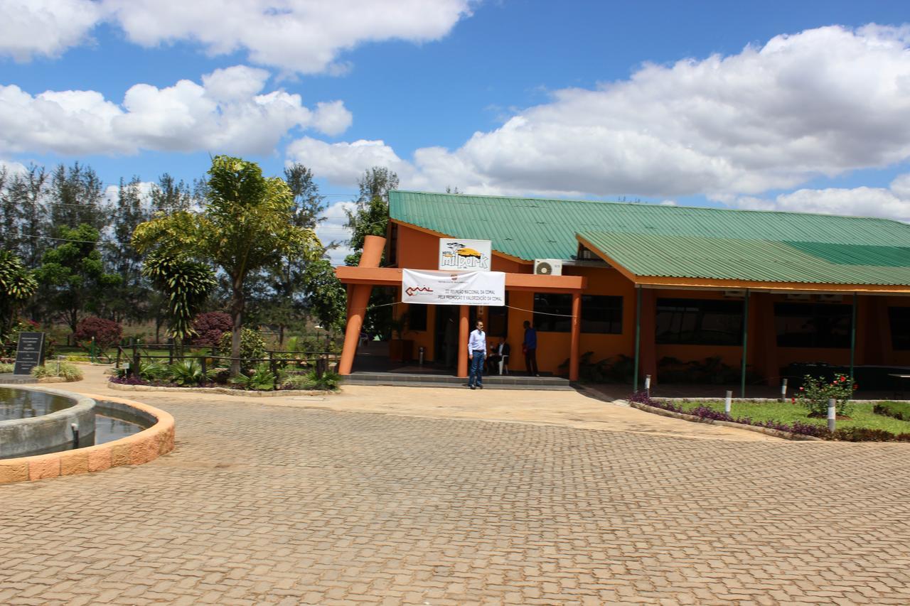 Milpark Hotel Cafumpe Buitenkant foto