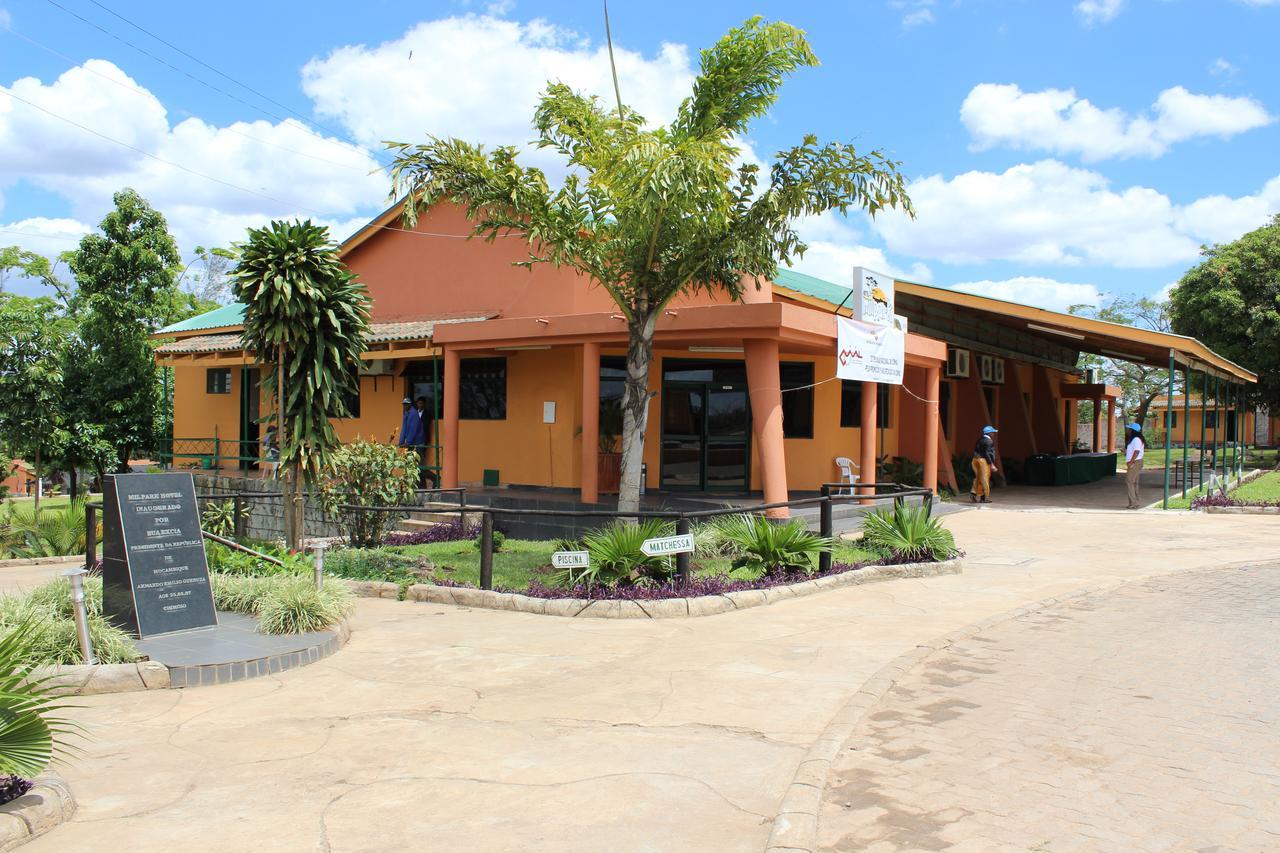 Milpark Hotel Cafumpe Buitenkant foto