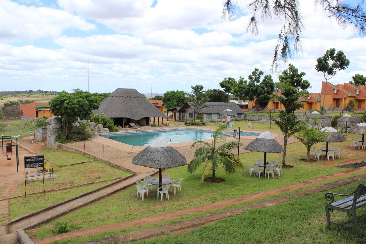 Milpark Hotel Cafumpe Buitenkant foto