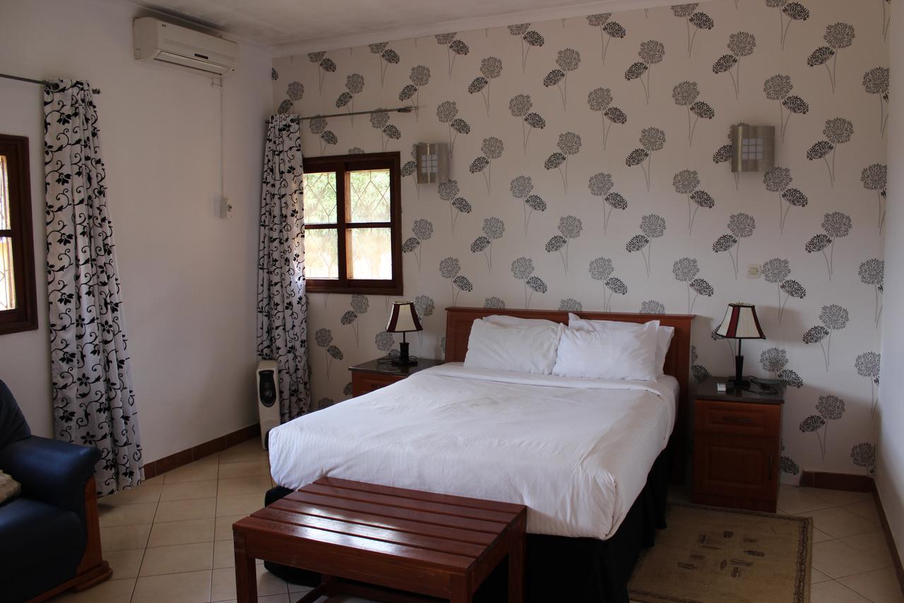 Milpark Hotel Cafumpe Buitenkant foto